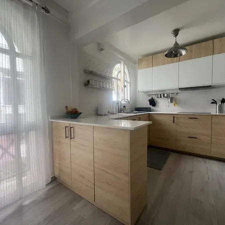 Διαμέρισμα Garden Oasis *