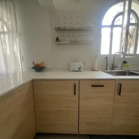 Διαμέρισμα Garden Oasis *